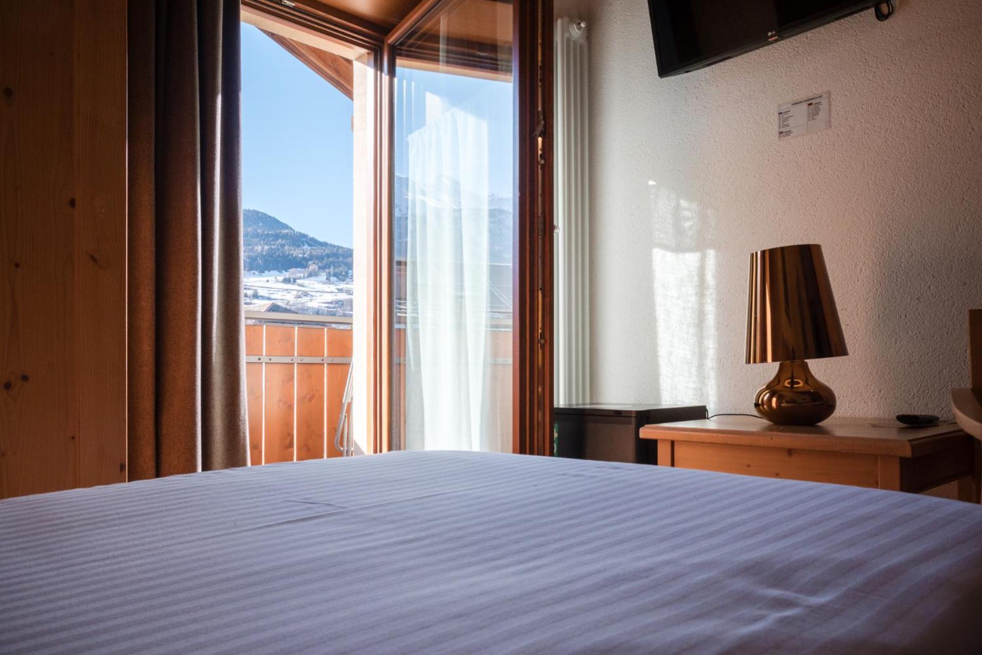 Olimpia Hotel Бормио Екстериор снимка